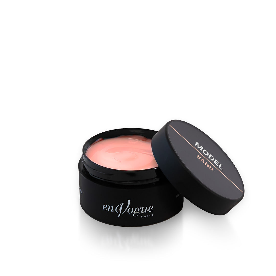 EN VOGUE MODEL SAND