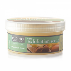 Micro Gommage Exfoliant - Karité & Vétiver de la marque Cuccio. Un exfoliant fin pour les mains, pieds et corps. Format 16oz.